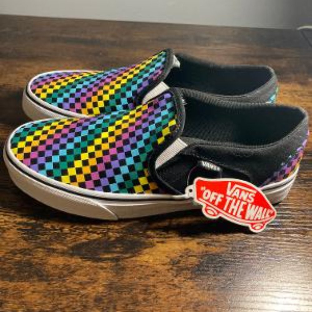 VANS WOMEN'S SLIP-ON BLACK RAINBOW CHECKERED SIZE 6 & 7.5